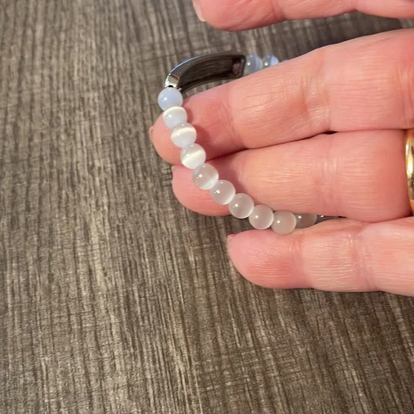 NWT white beads says family on it. Lead & nickel free. - Picture 4 of 4